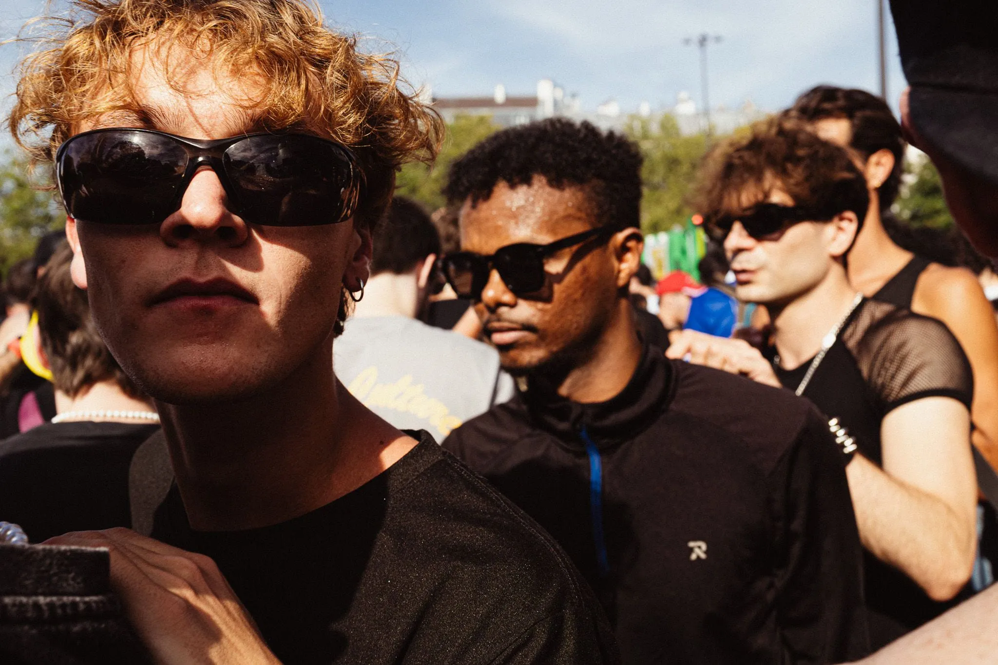 Curls in the crowd